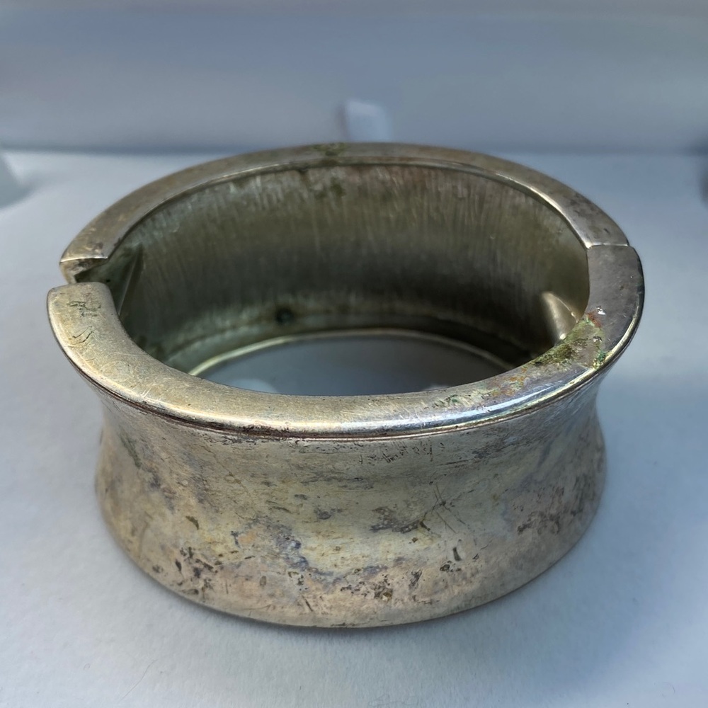 RARE Vintage Avon Silver Clamper Bracelet - Picture 10 of 10